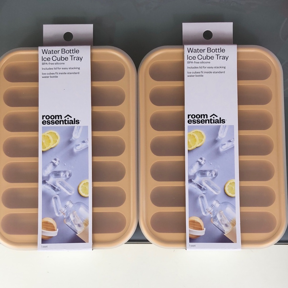 Room Essentials Silicone Water Bottle Ice Cube Tray With Lid  Set Of Two (2)